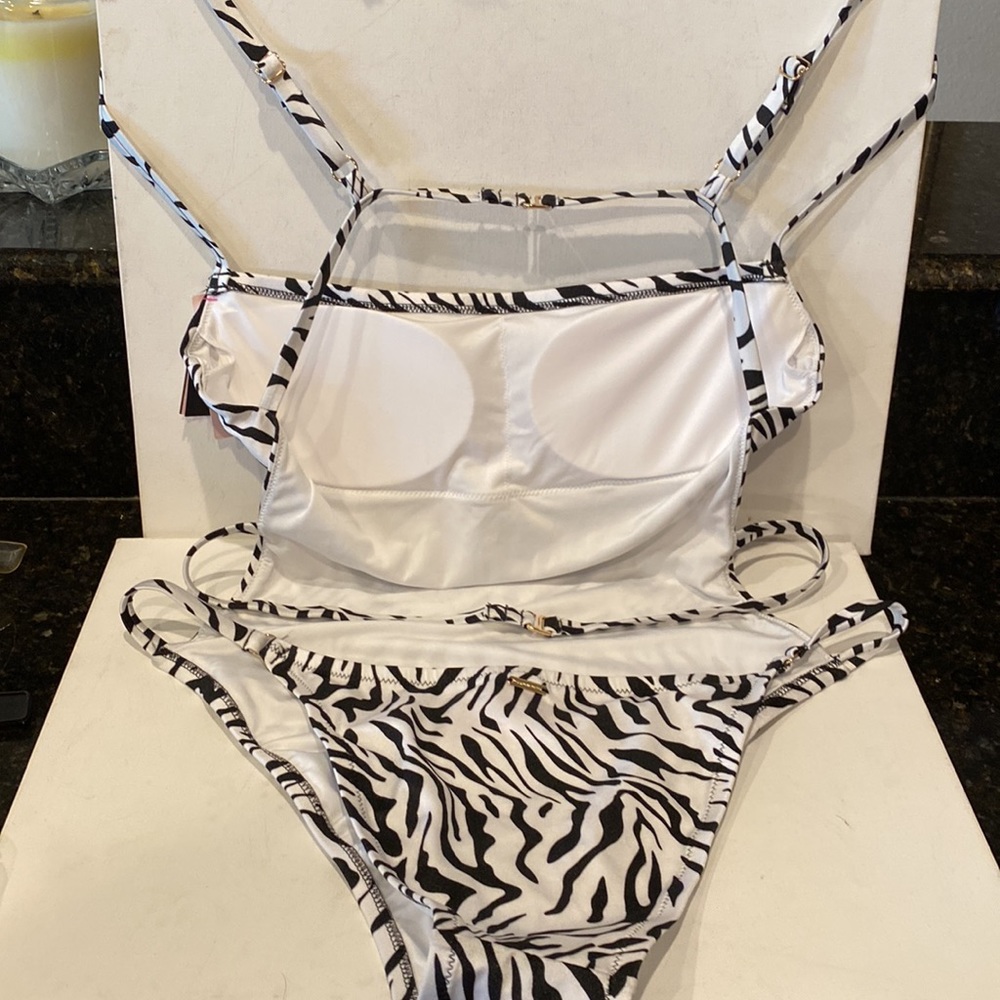 NWT VICTORIA SECRET’S ZEBRA ONE PIECE BEAUTY- WITH OPEN BACK AND SIDES gold trim - Picture 4 of 7